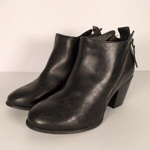 Torrid Boots Womens 10 Wide Ankle Bootie Black Side Zip‎ Pull On Heels Almond